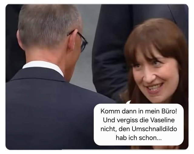 Komm dann in mein Büro!  - Und vergiss die Vaseline nicht, den Umschnalldildo hab ich schon...