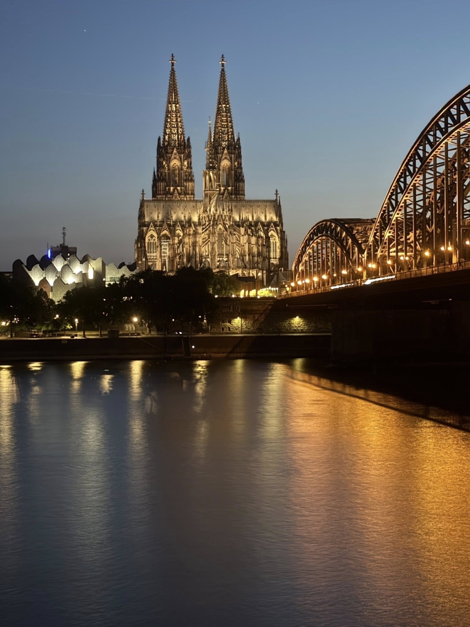 Cologne at night 