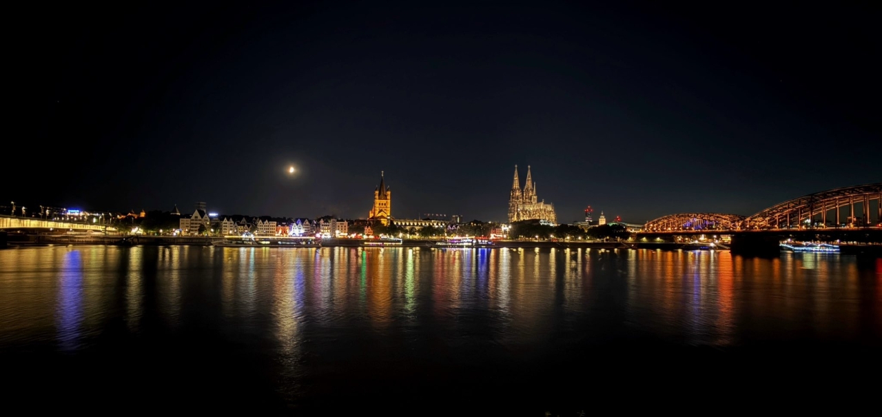 Cologne at night 