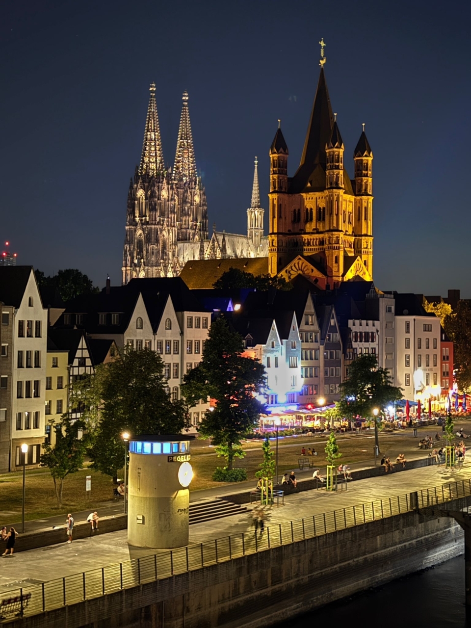 Cologne at night 