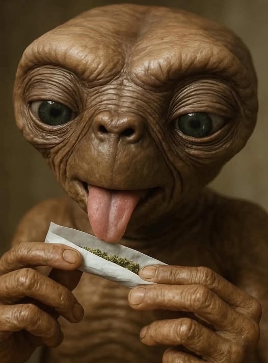ET dreht sich einen Joint