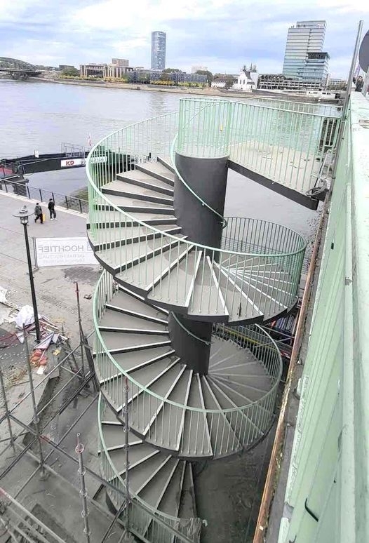 Die Wendeltreppe an der Deutzer Brücke