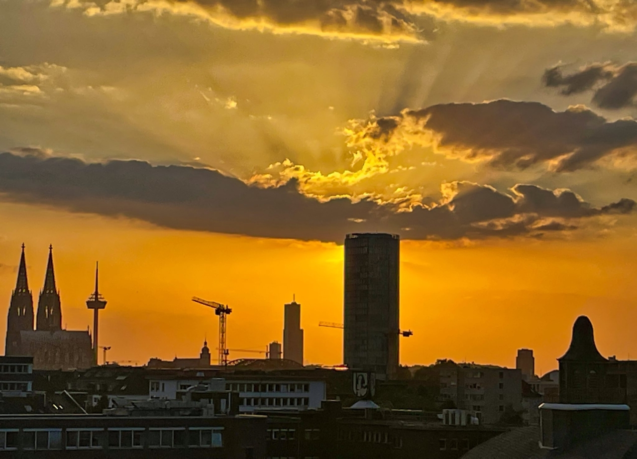 Über den Dächern von Köln-Deutz