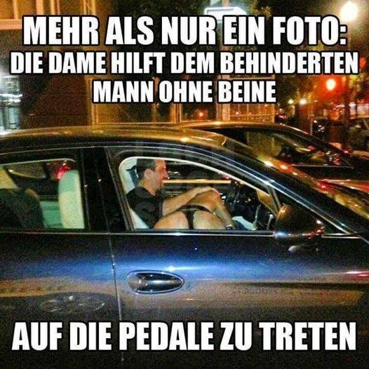 MEHR ALS NUR EIN FOTO: - DIE DAME HILFT DEM BEHINDERTEN MANN OHNE BEINE - AUF DIE PEDALE ZU TRETEN